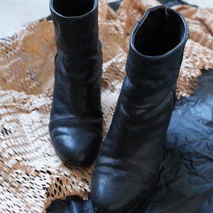 Rag & Bone Classic Newbury Ankle Boots in Black Leather (Size 37)